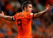 爱游戏APP-街道上的骑士，F1赛道与篮球场的翻盘启示