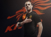 爱游戏网页版-佩雷兹率队鏖战破局，迈凯伦与法拉利的史诗对决