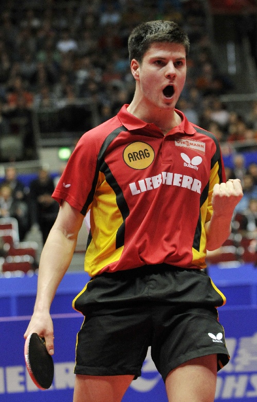 英格兰队轻取日本队，奥恰洛夫点燃赛场