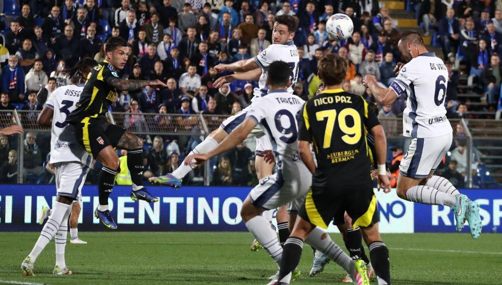 那不勒斯横扫葡萄牙,加维高光表现 那不勒斯横扫葡萄牙,加维高光表现