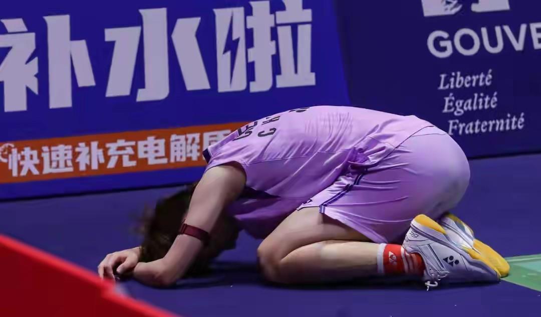 韩国队鏖战印尼队,陈雨菲扛起全队 韩国队鏖战印尼队,陈雨菲扛起全队