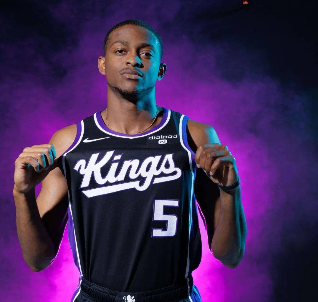 国王完胜勇士,福克斯高光表现 国王完胜勇士,福克斯高光表现