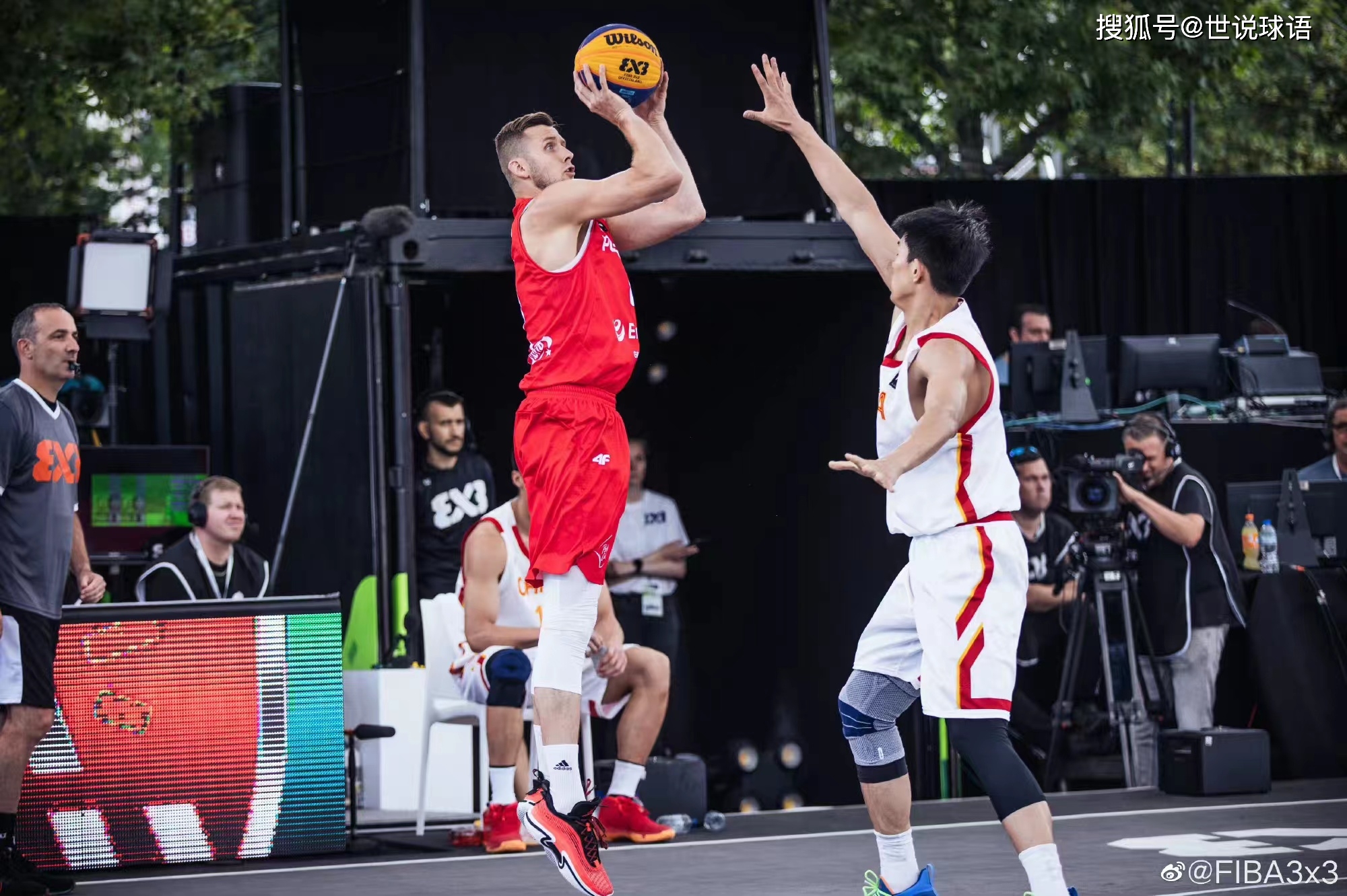 波兰队完胜日本队，王皓高光表现