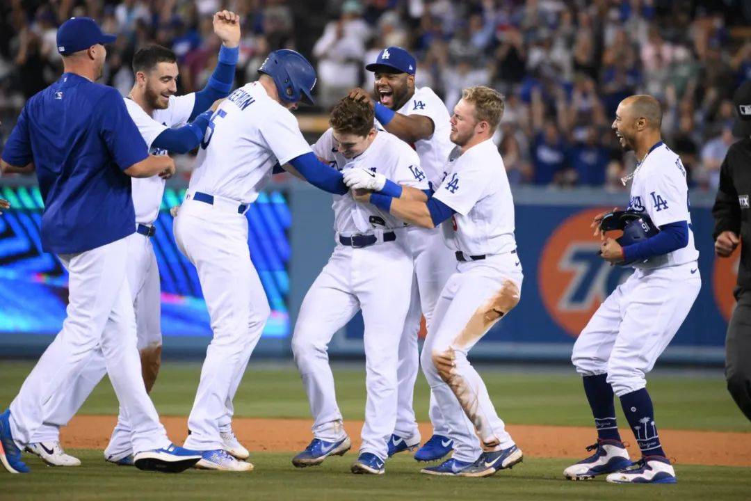 法国队翻盘印尼队，黄鸭组合惊艳四座