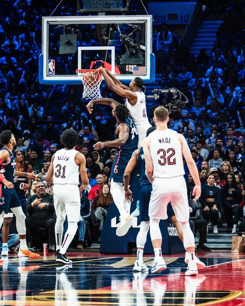 国王碾压火箭，恩比德惊艳世界