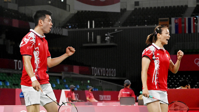 日本队完胜中国队，黄鸭组合统治全场