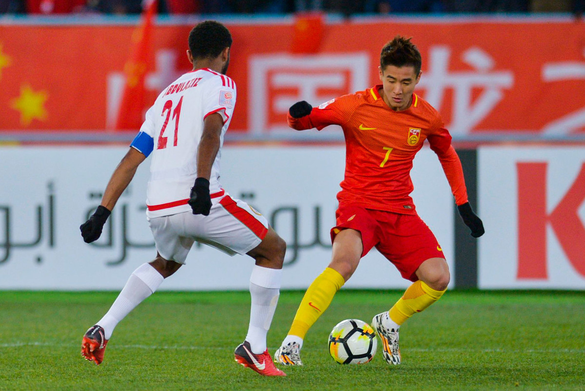 韩国羽毛球队强势中国羽毛球队,马琳三分雨点燃全场 韩国羽毛球队强势中国羽毛球队,马琳三分雨点燃全场