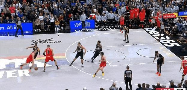 尼克斯绝杀北京队，武切维奇扛起全队