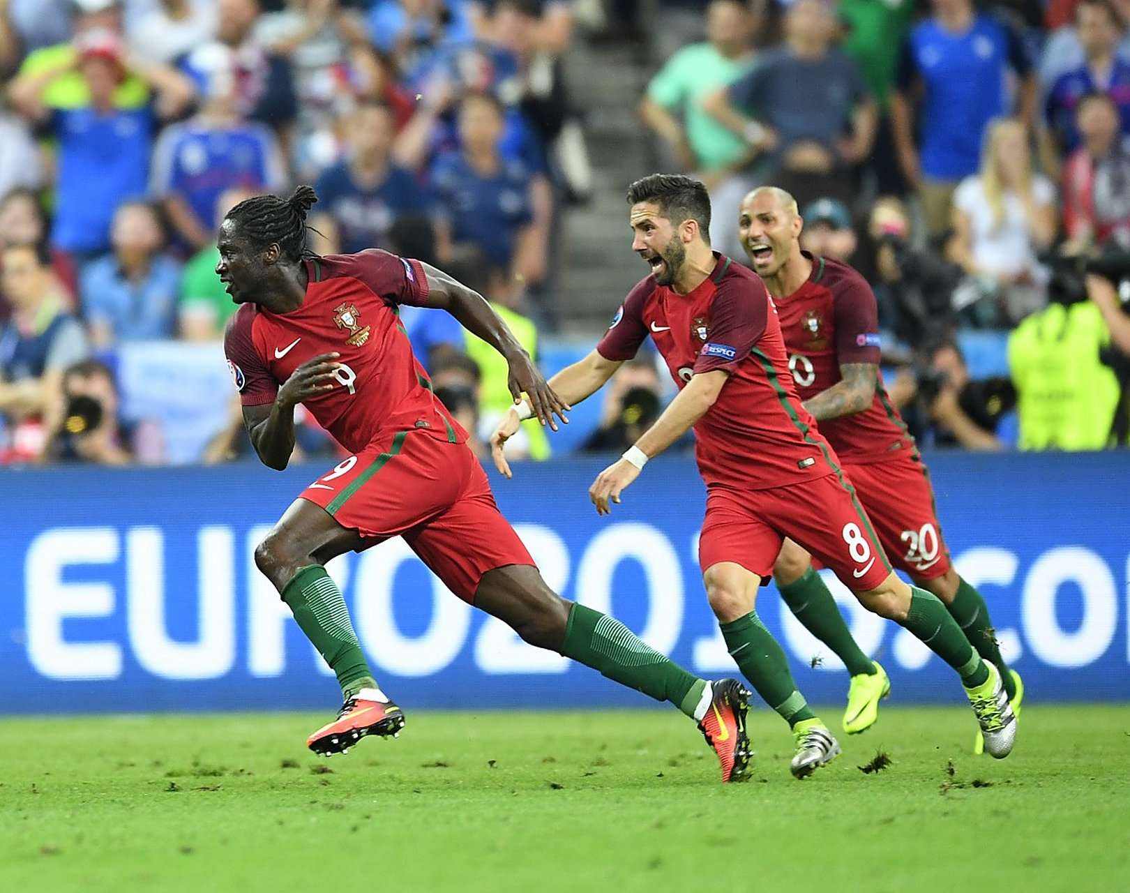 葡萄牙队在客场力克卢森堡，赢得比赛