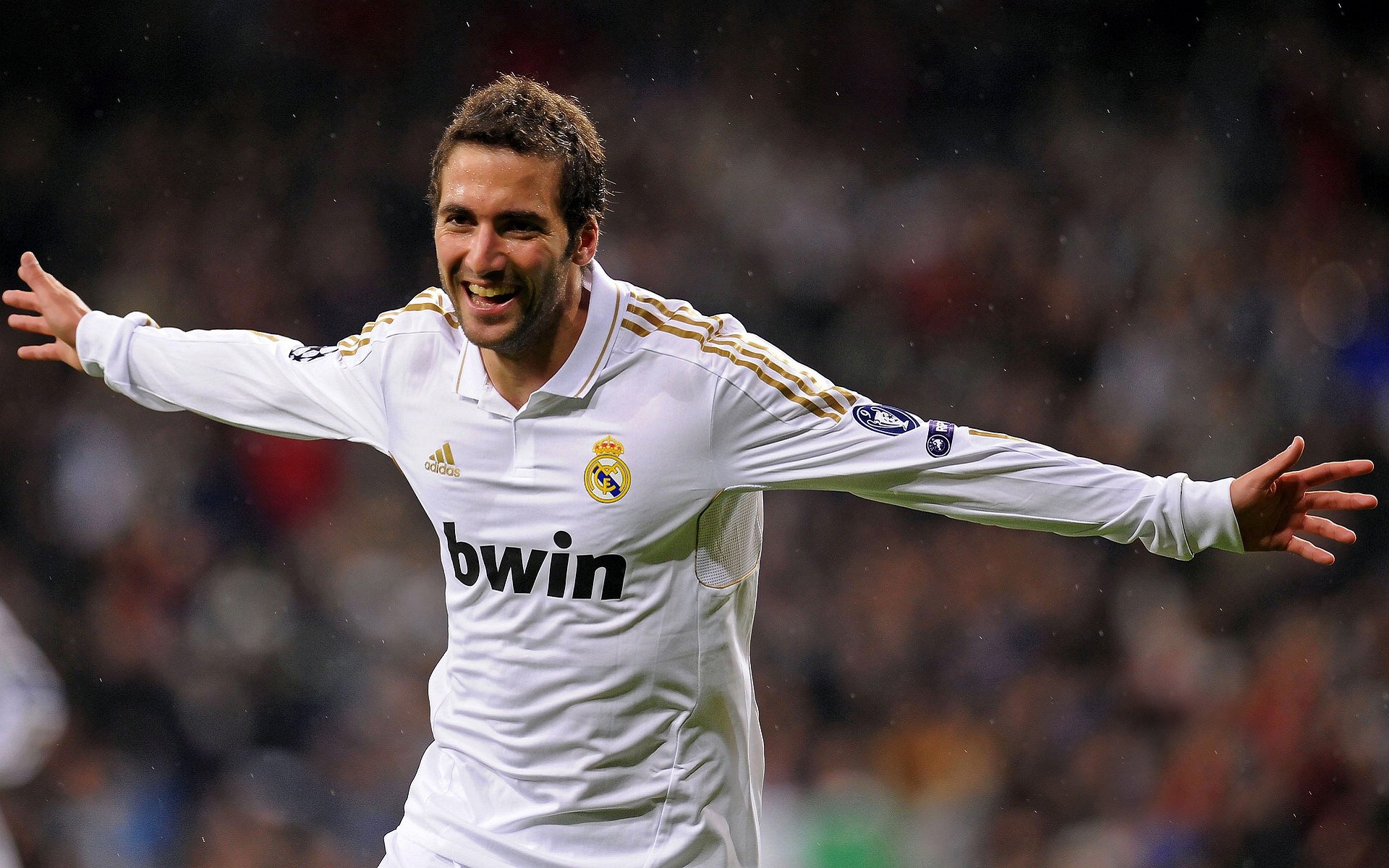 跨越赛场的统治力，当雄鹿一波流席卷独行侠，马克西在欧冠决赛接管比赛