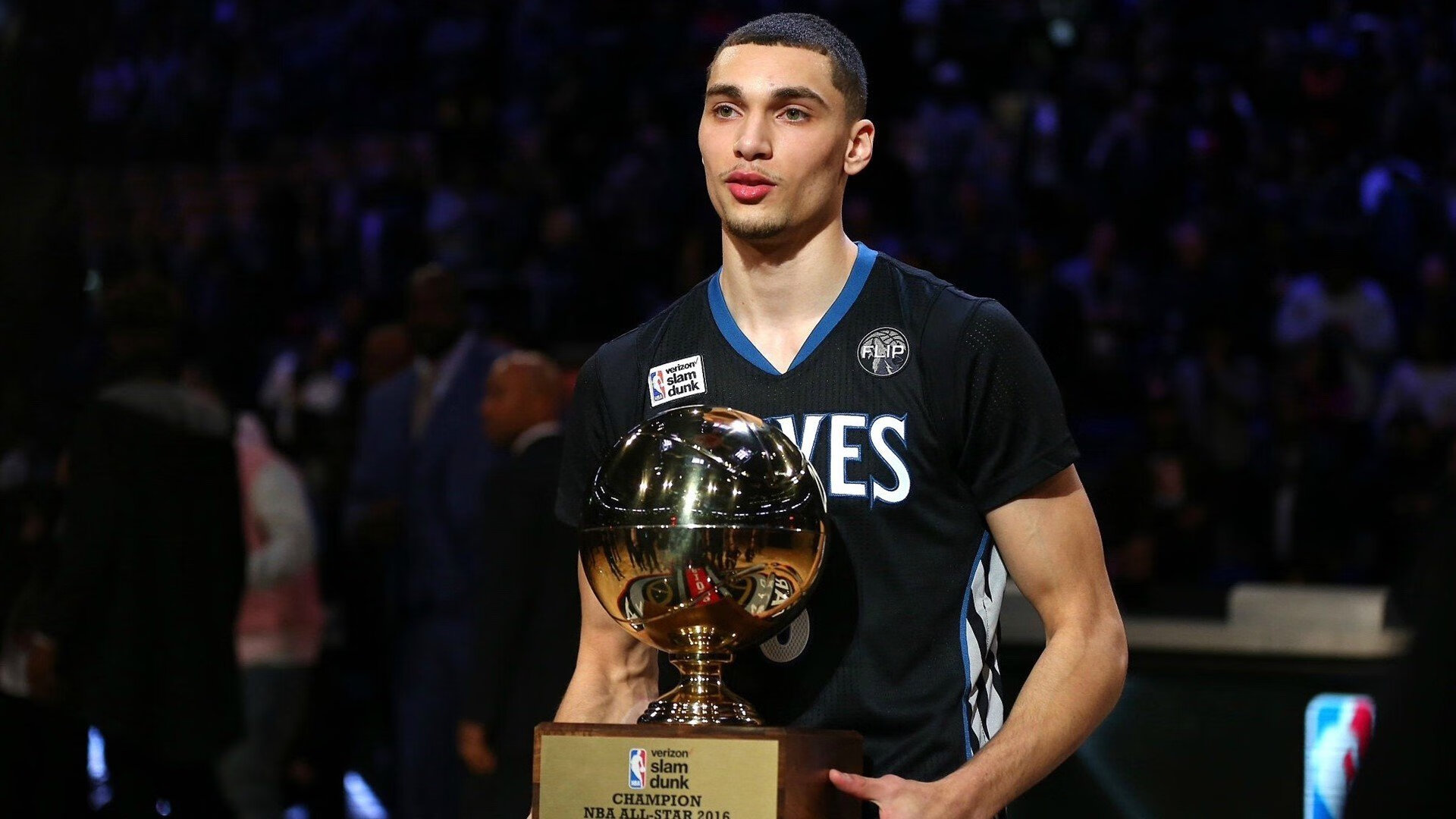 范弗利特关键三分定乾坤，热火险胜步行者显露冠军相